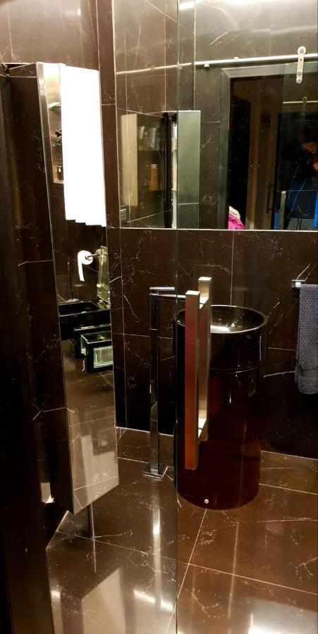 La Casa Con Piscina Riscaldata Interna Anna Luxury Garden Lägenhet Pisa Exteriör bild